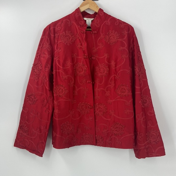 Silk red embroidered long sleeve jacket button front size 14 - Picture 1 of 15